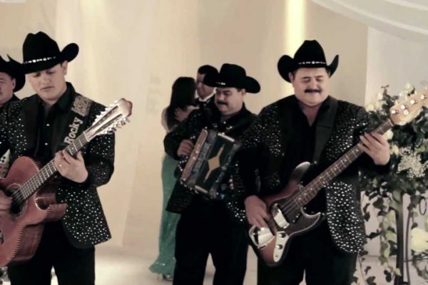 Los Huracanes del Norte - Como un Huracan - Top 5 Videos musicales Huracanados