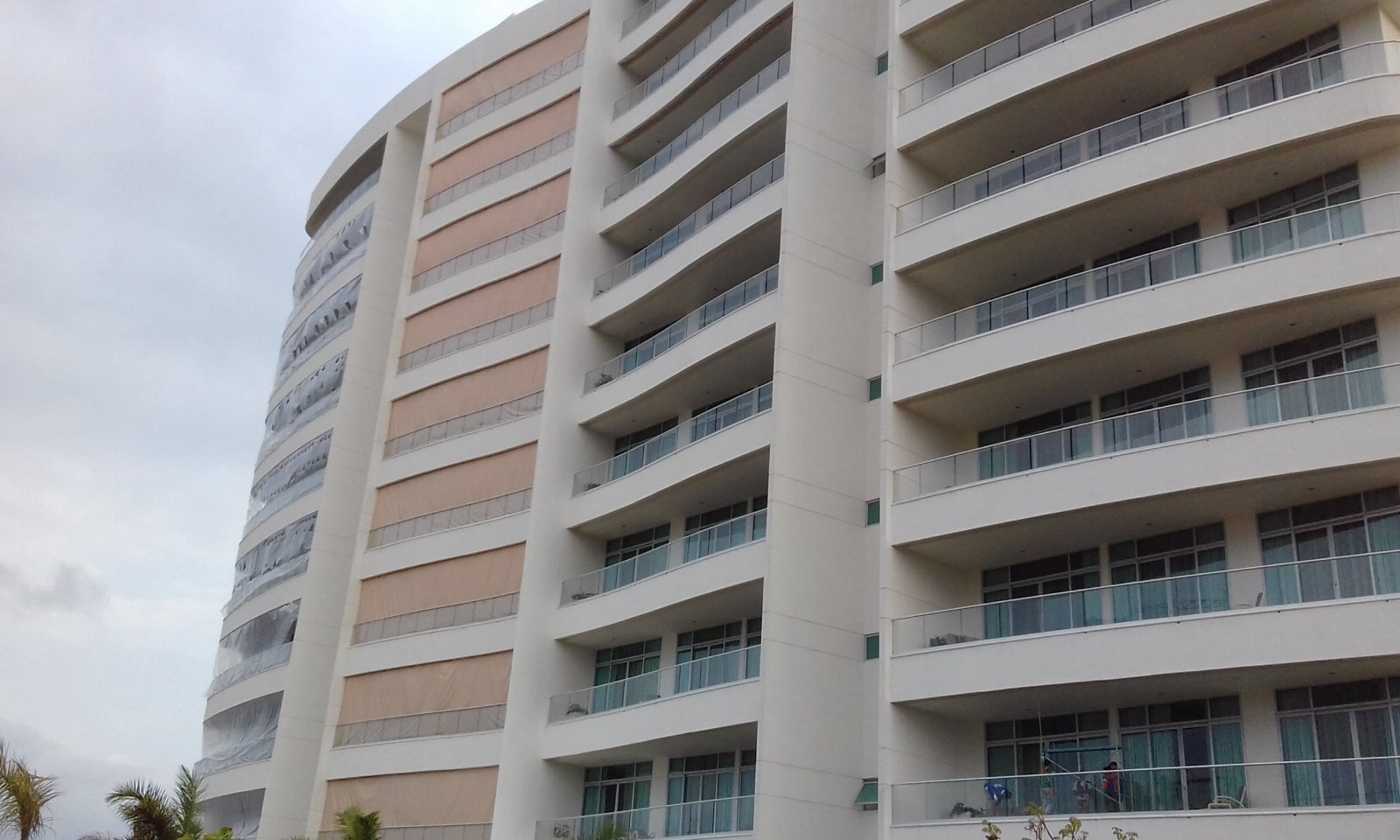 Hurricane Protection for Cancún Hotels: A Real Case Study from Puerto Cancún, from Installation to Hurricane Milton