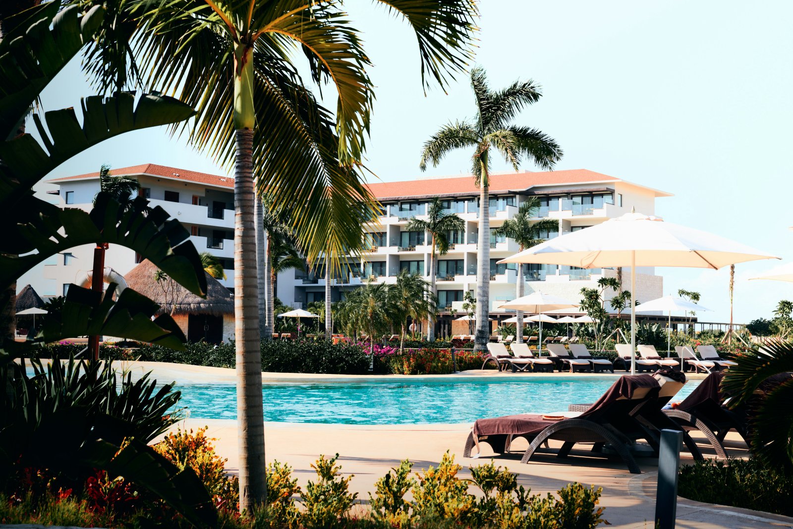 Protección contra huracanes para hoteles: cómo evitar pérdidas millonarias