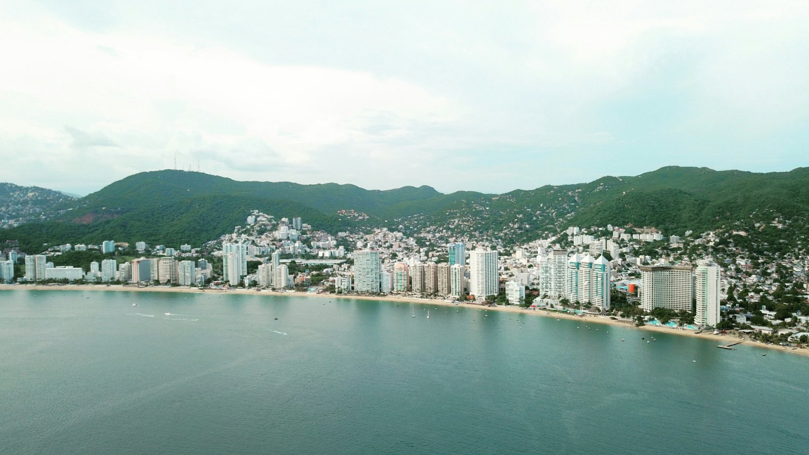 Lo Que Pasa Después de la Instalación: Seguimiento Post-Venta de Protección Contra Huracanes en Hoteles de Acapulco