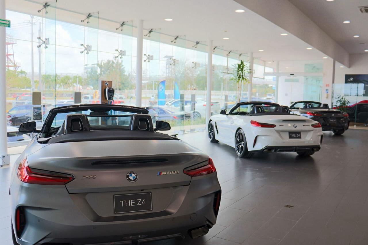 Hurricane Protection for Car Dealerships in Cancún: Why Big Showrooms Need a Different Solution