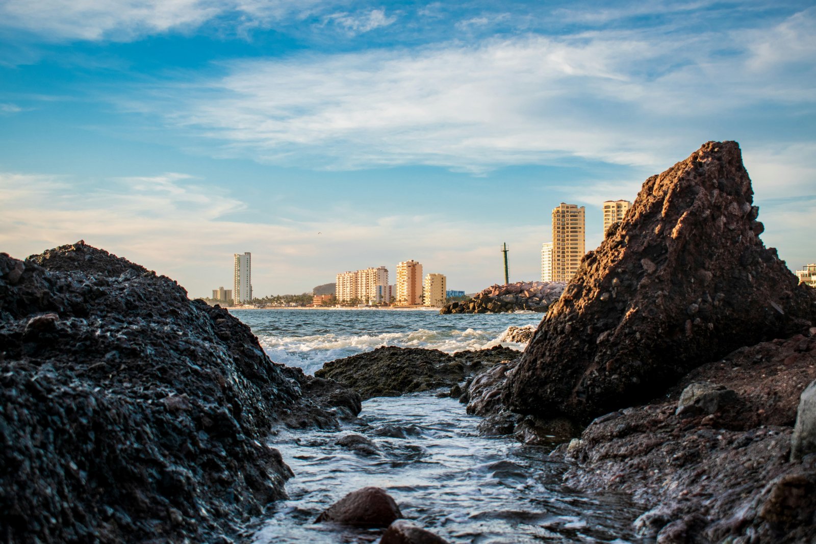 ¿Cuánto Cuesta la Protección Contra Huracanes en Mazatlán en 2026?