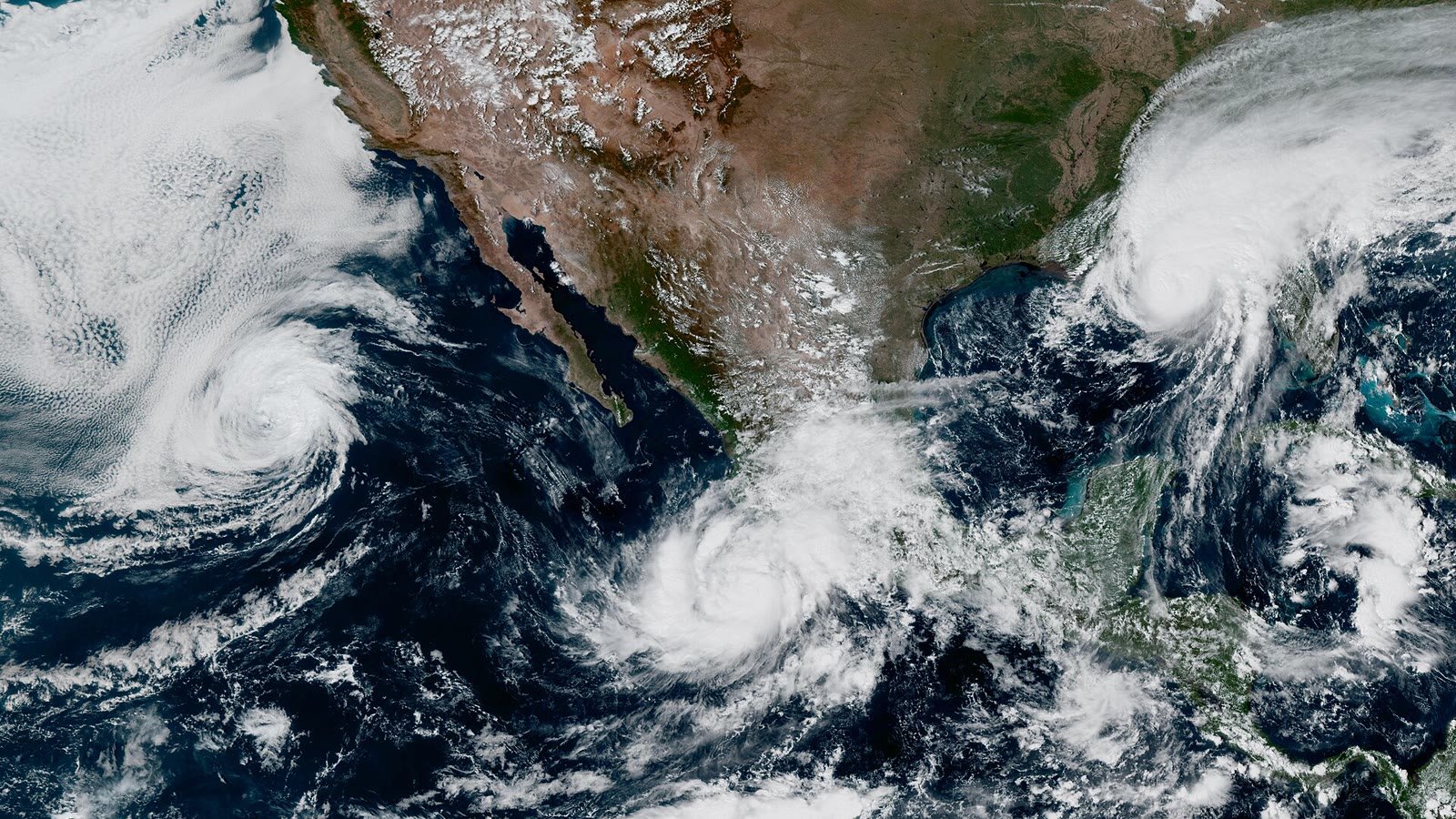Imagen satelital GOES del 9 de octubre de 2026 con los huracanes Rachel y Simon en el Pacífico mexicano