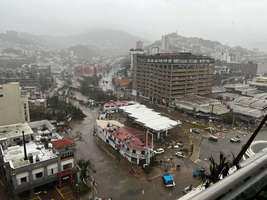 La Falta de cultura de prevención contra huracanes se hizo presente en Acapulco.